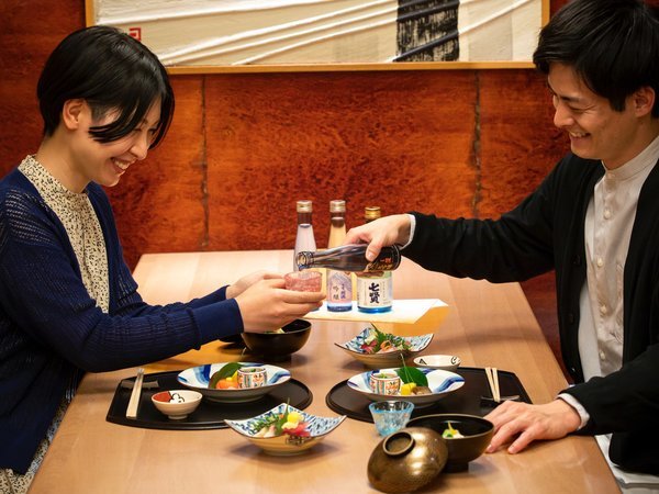夕食は季節の和会席料理】伝統と今様の日本料理に舌鼓。ご朝食は山梨県