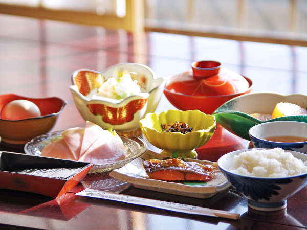 ご飯はボリューム満点 学生さんの合宿 サークル活動に 10名様2泊からok 越前 料理旅館 大西 宿泊予約は じゃらん