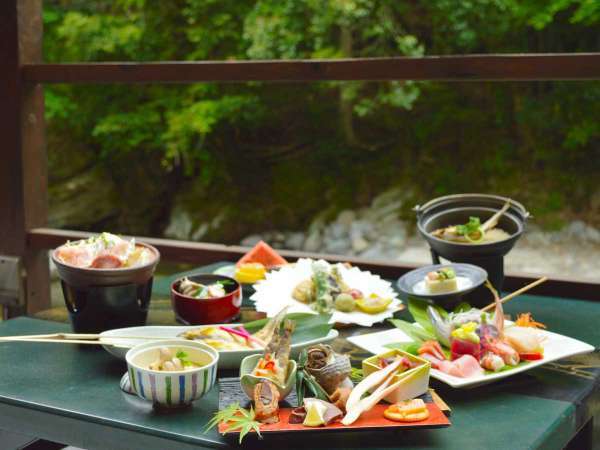 旧タイプ和室 料理ベーシックコース 古めのお部屋でも景色はｇｏｏｄ 水のみち 風のみち 湯ヶ島 たつた 宿泊予約は じゃらん