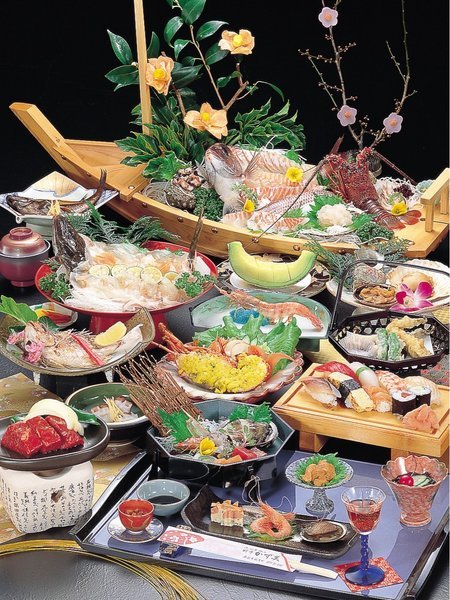 ☆波のきらめき膳・伊勢海老・鮑・鯛・平目の豪華舟盛付会席料理 