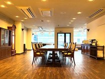 �z�e���C�����B�A�[�����˃A�l�b�N�X