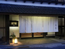 �F������