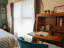 HOTEL FLOURISH 67