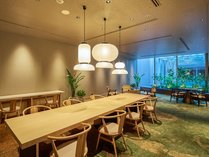 �z�e���O���[�o���r���[�Y�a