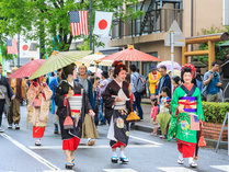 �R�R�f���[��