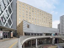 �z�e���e���X�U�K�[�f������