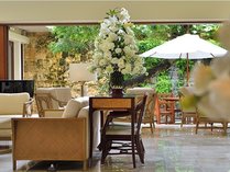 �U�E�i�n�e���X