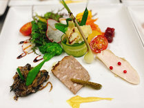 ���]�[�g�z�e�� �R���e�����S�ɓ�����