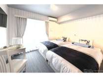 �t�����{���[�Y ���s �z�e���E�h�D�E�V������