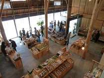 �_�̏�̃z�e���ʊفE�}���V�F���X�n��