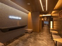 ALPHABED INN �����w�O