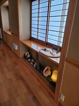 �K������