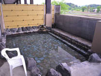 �j�Ղ̗��𗬃v���U��̓�